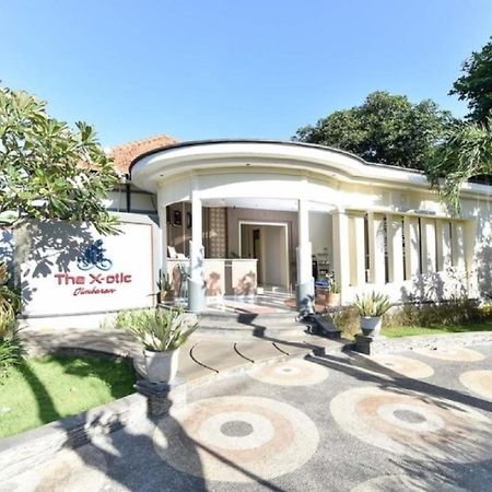 เรดดอร์ซ เนียร์ อูดายานา ยูนิเวอร์ซิตี้ จิมบารัน 2 Hotel จิมบาราน ภายนอก รูปภาพ