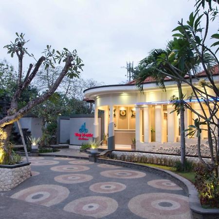 เรดดอร์ซ เนียร์ อูดายานา ยูนิเวอร์ซิตี้ จิมบารัน 2 Hotel จิมบาราน ภายนอก รูปภาพ