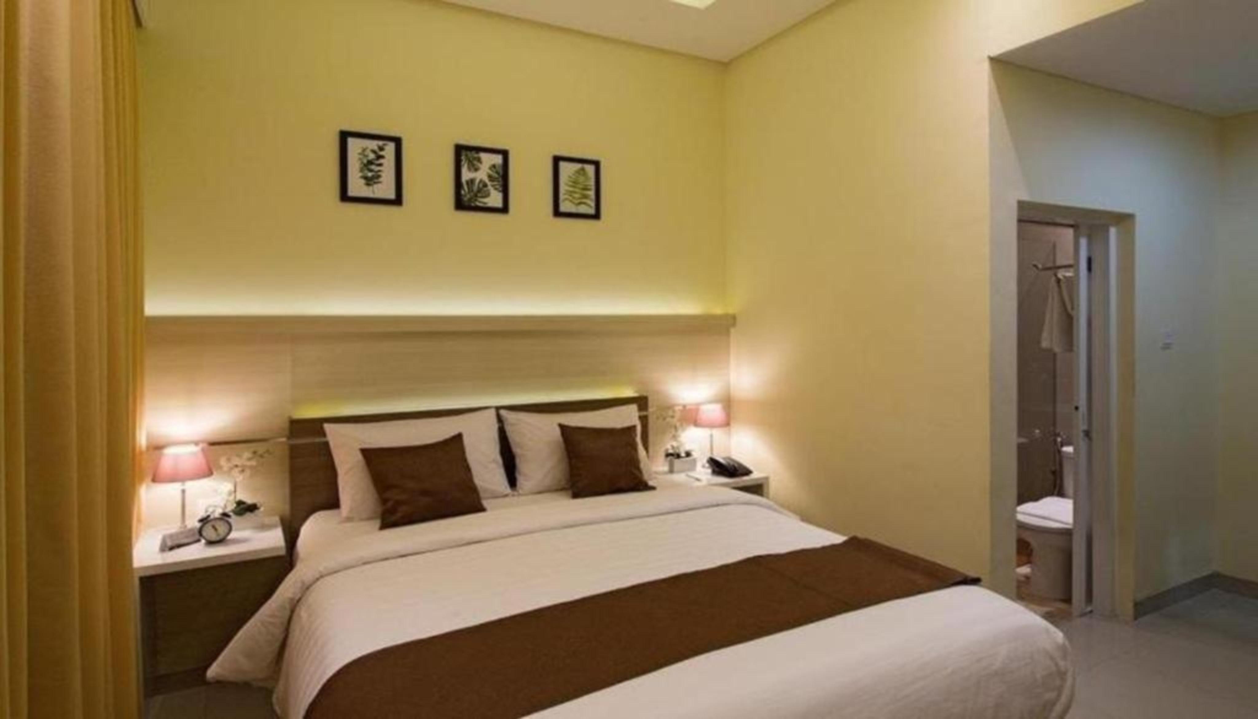 เรดดอร์ซ เนียร์ อูดายานา ยูนิเวอร์ซิตี้ จิมบารัน 2 Hotel จิมบาราน ภายนอก รูปภาพ