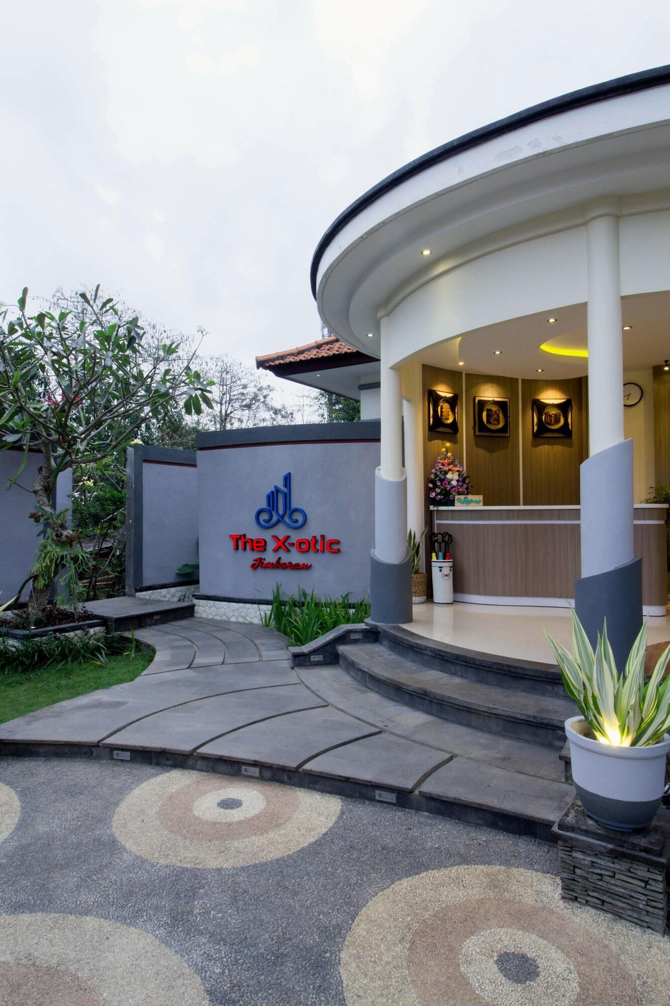 เรดดอร์ซ เนียร์ อูดายานา ยูนิเวอร์ซิตี้ จิมบารัน 2 Hotel จิมบาราน ภายนอก รูปภาพ